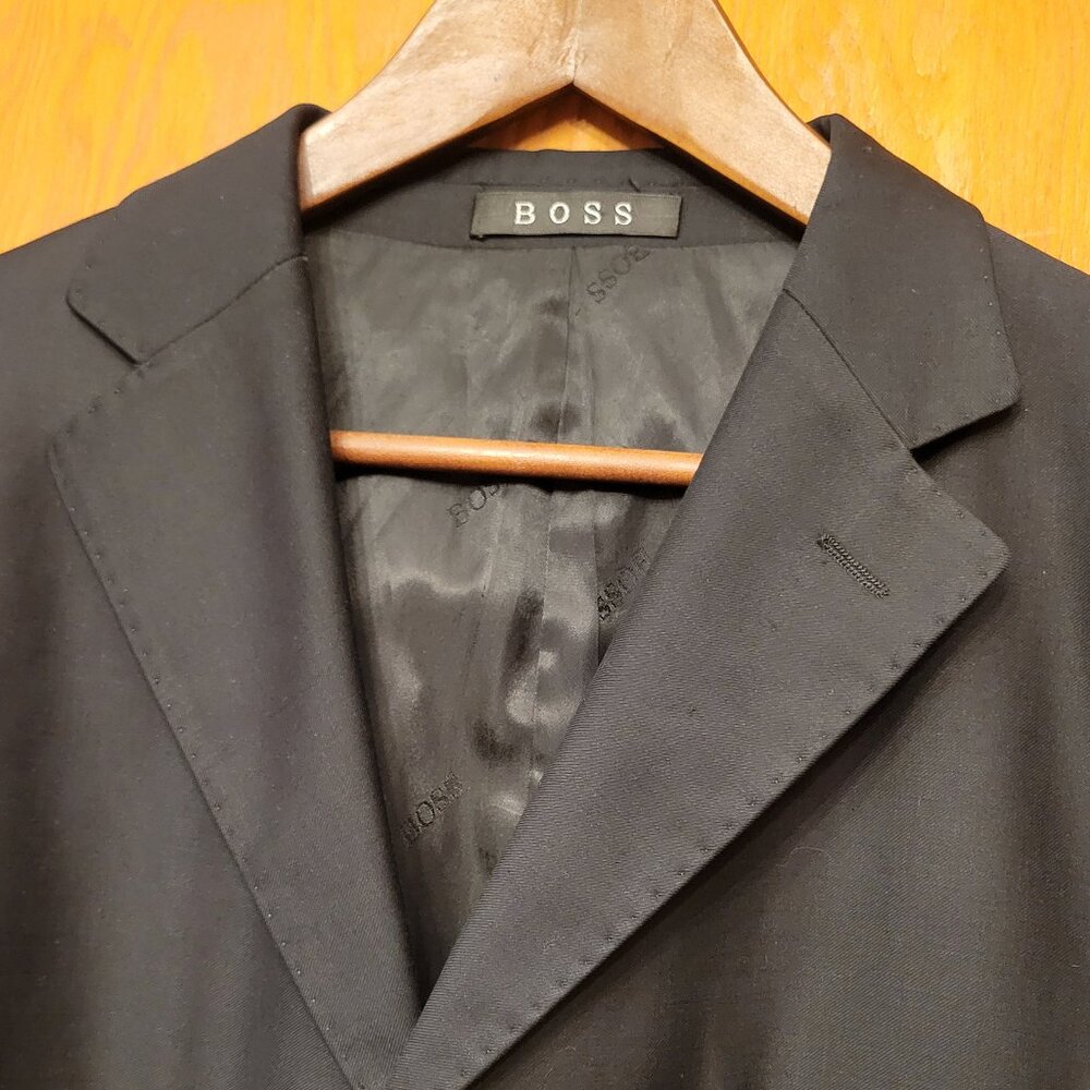 Hugo Boss Men's Black Blazer Size‎ ~40-42R — 3-Button Suit Jacket — Logo Lining